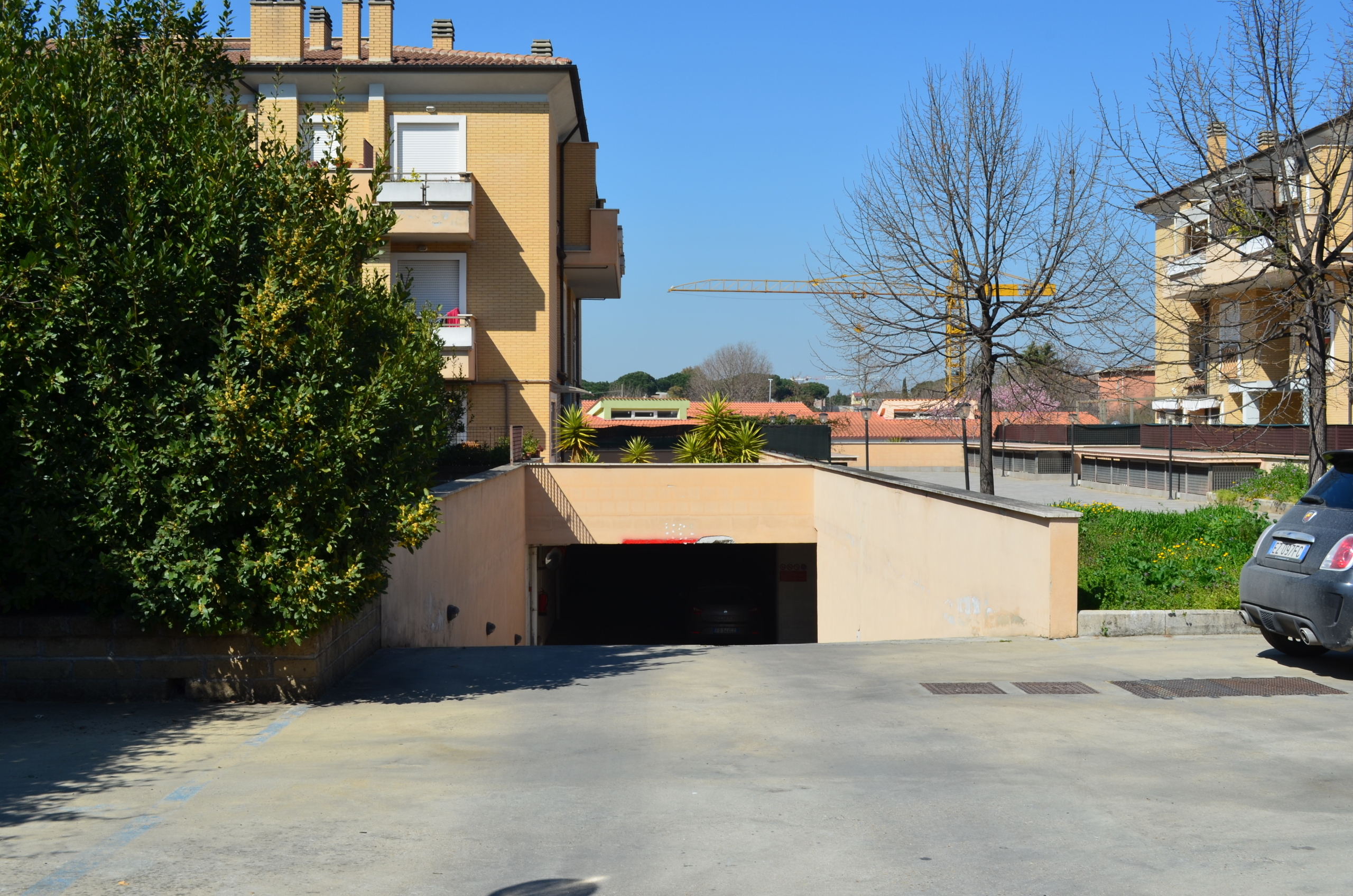 Trilocale con terrazzo in via del fosso scilicino, Roma