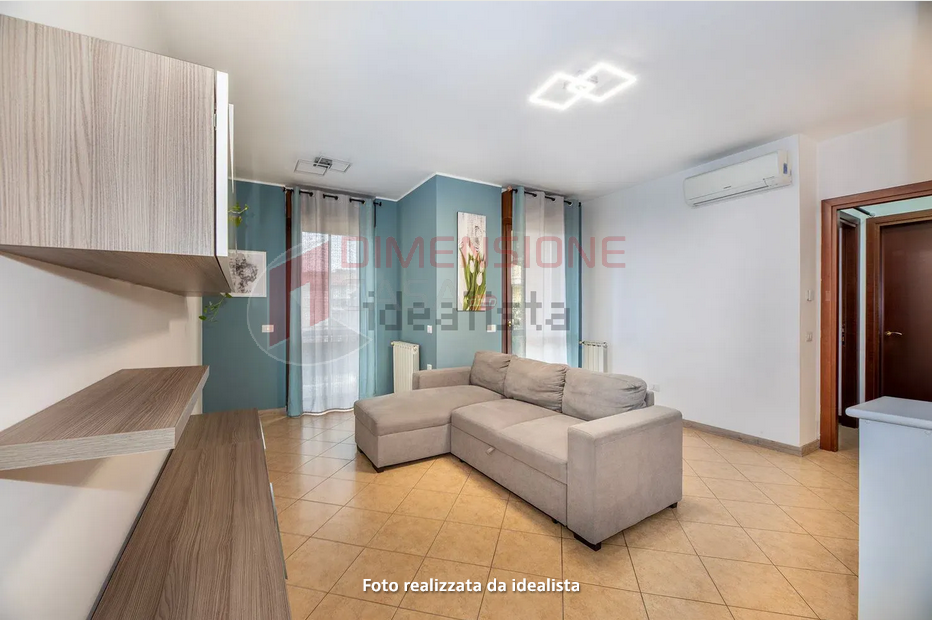 Bilocale con terrazzo in via massa di san giulianovia di massa san giuliano, Roma