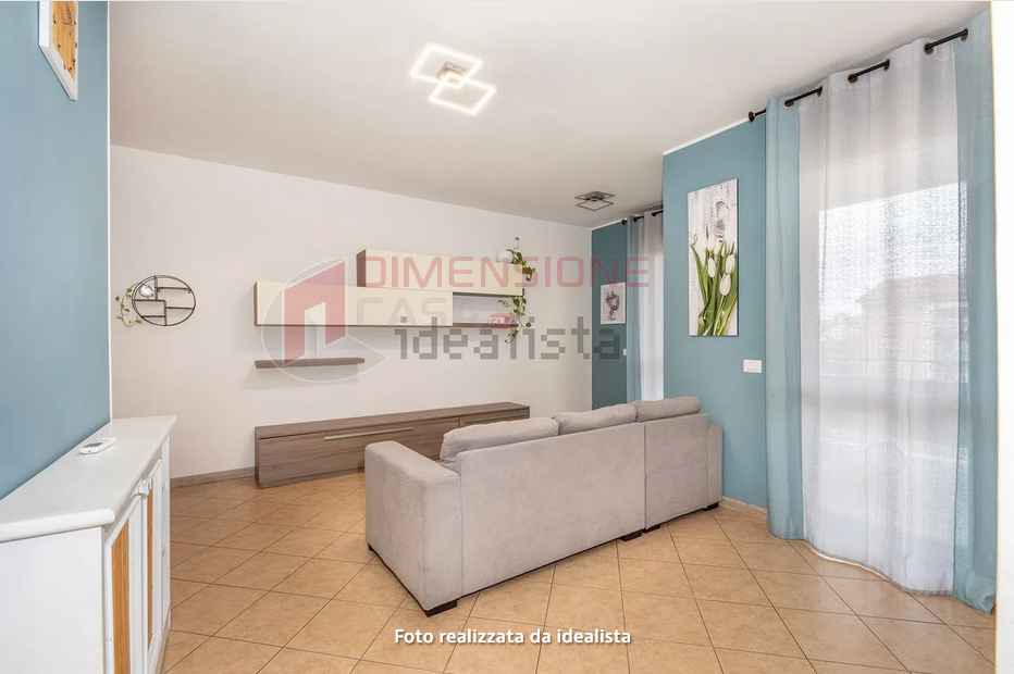 Bilocale con terrazzo in via massa di san giulianovia di massa san giuliano, Roma