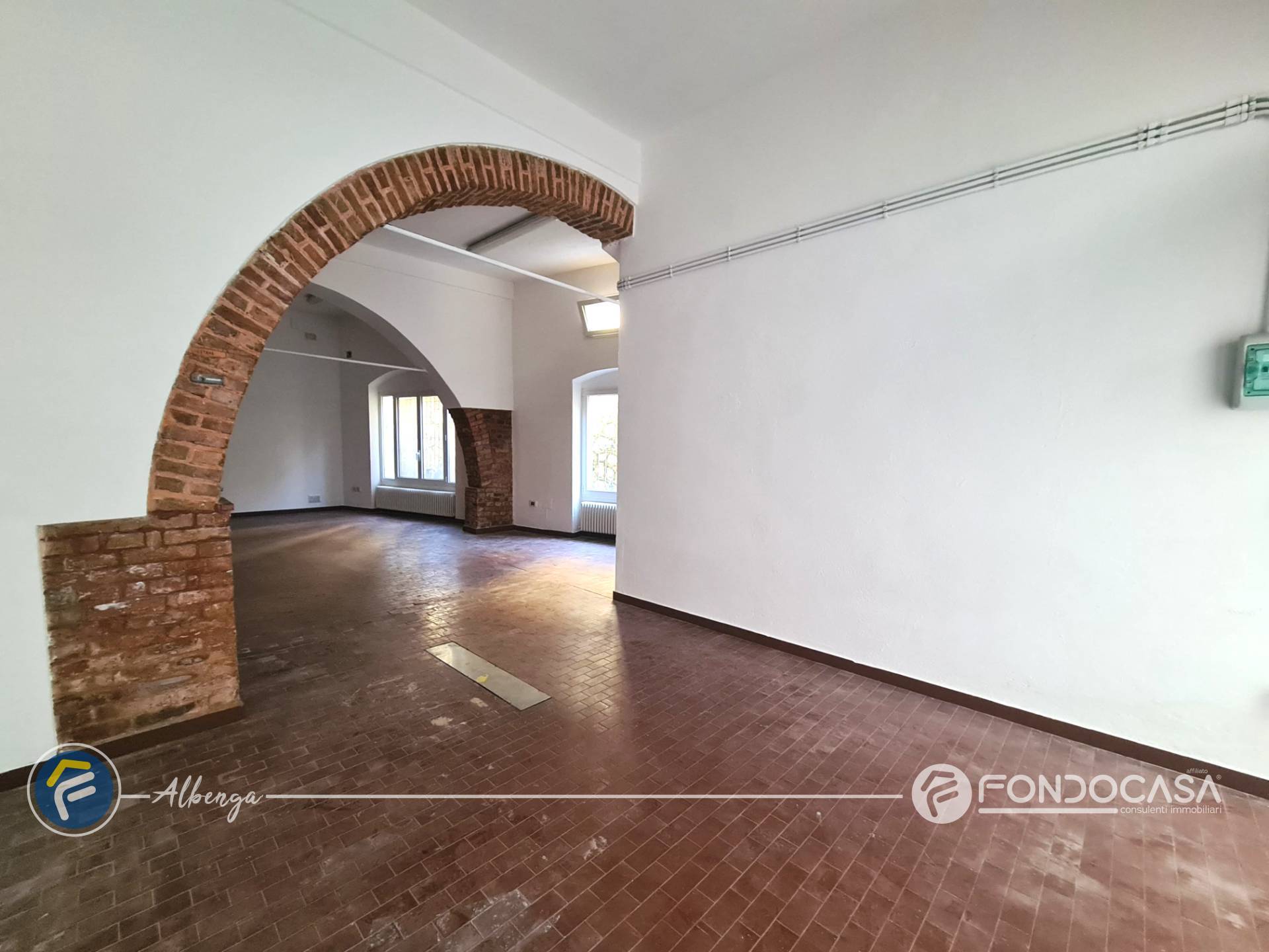 Magazzino in vendita a Albenga