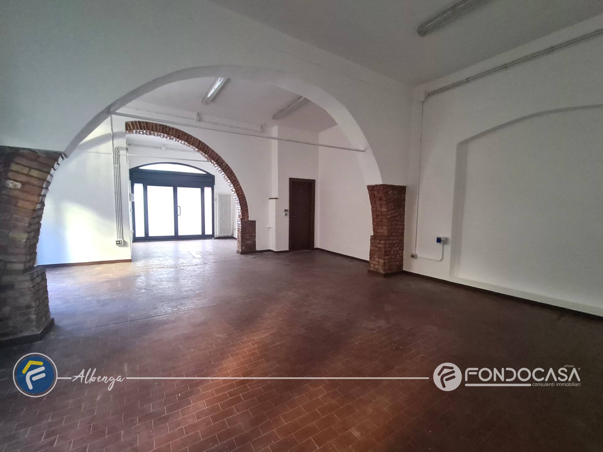 Magazzino in vendita a Albenga