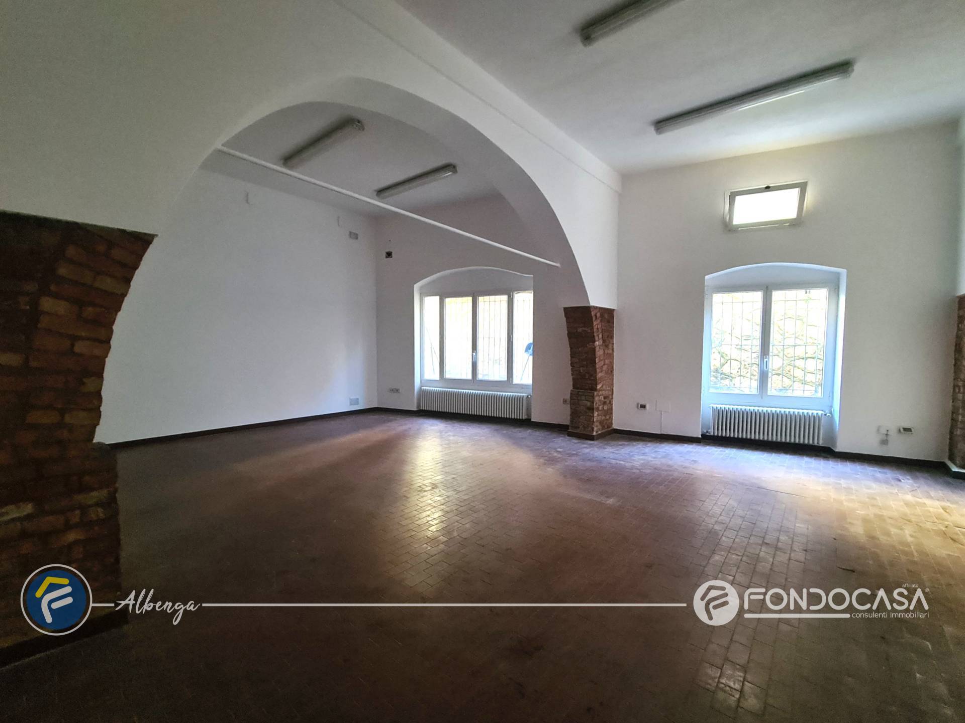 Magazzino in vendita a Albenga