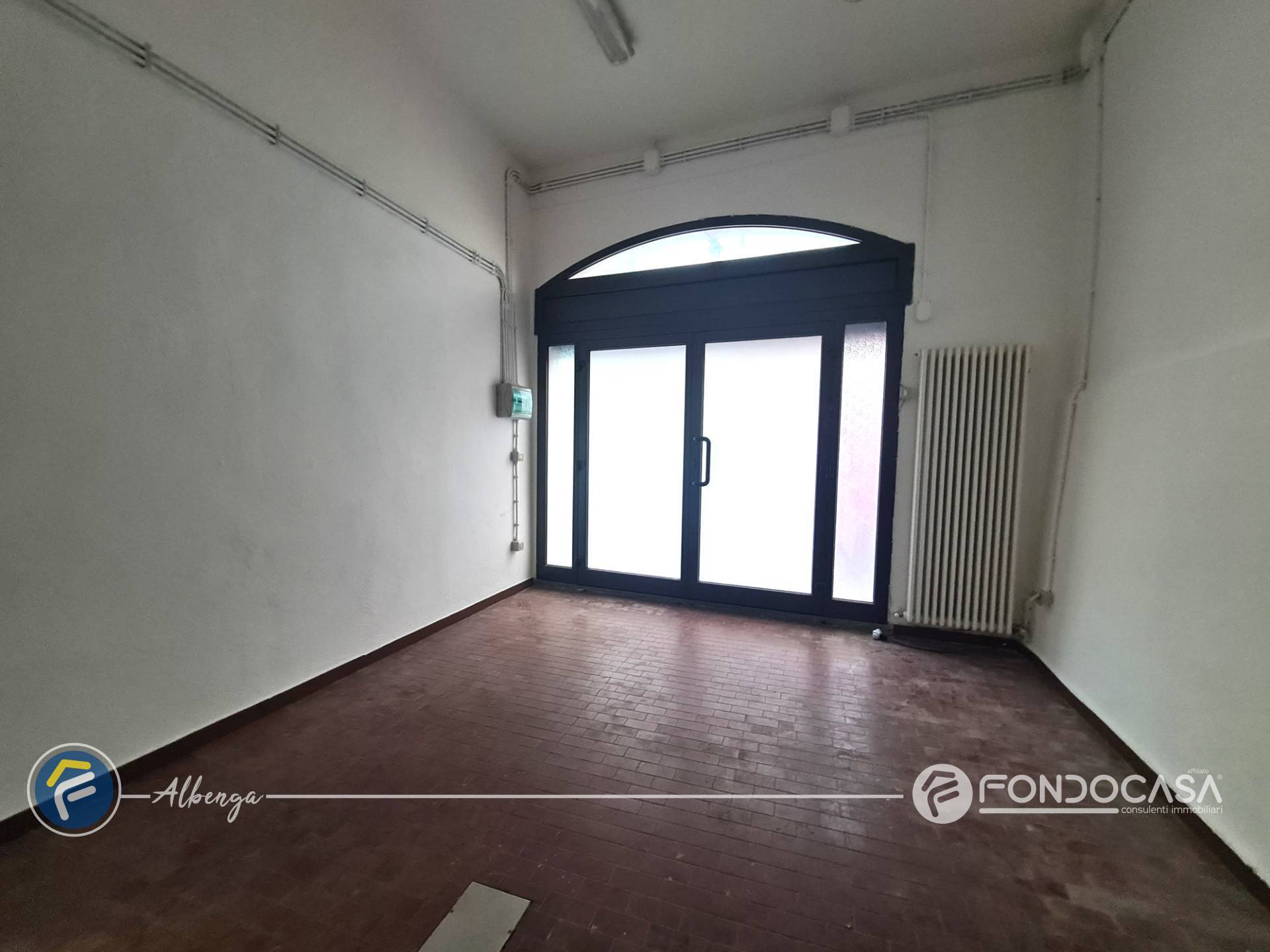 Magazzino in vendita a Albenga