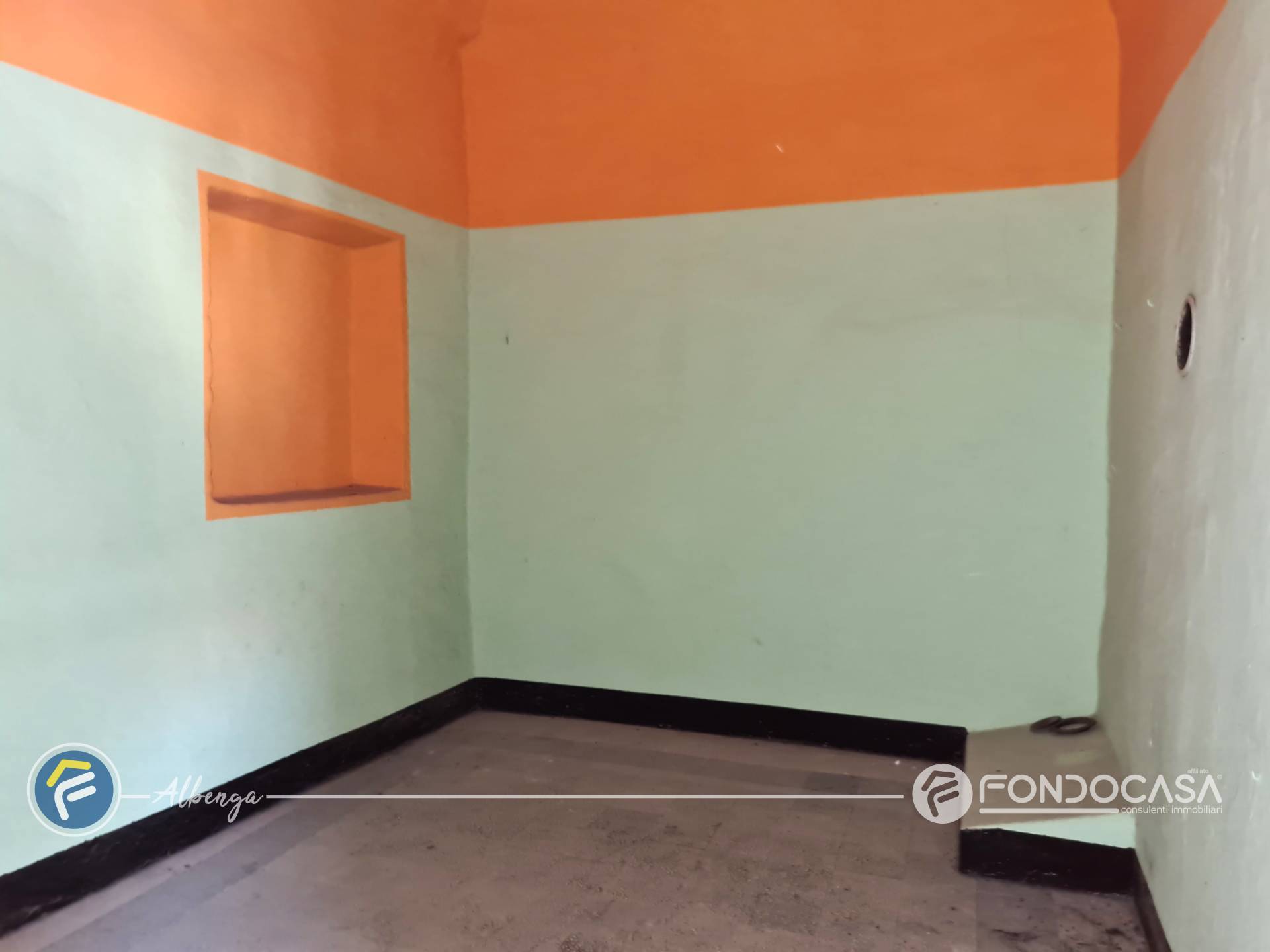 Casa semindipendente in vendita a Albenga, Leca