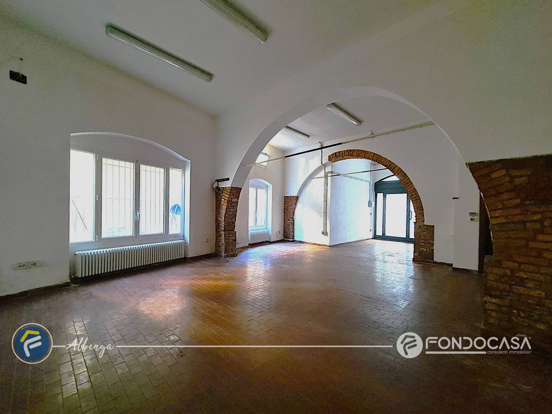 Magazzino in vendita a Albenga