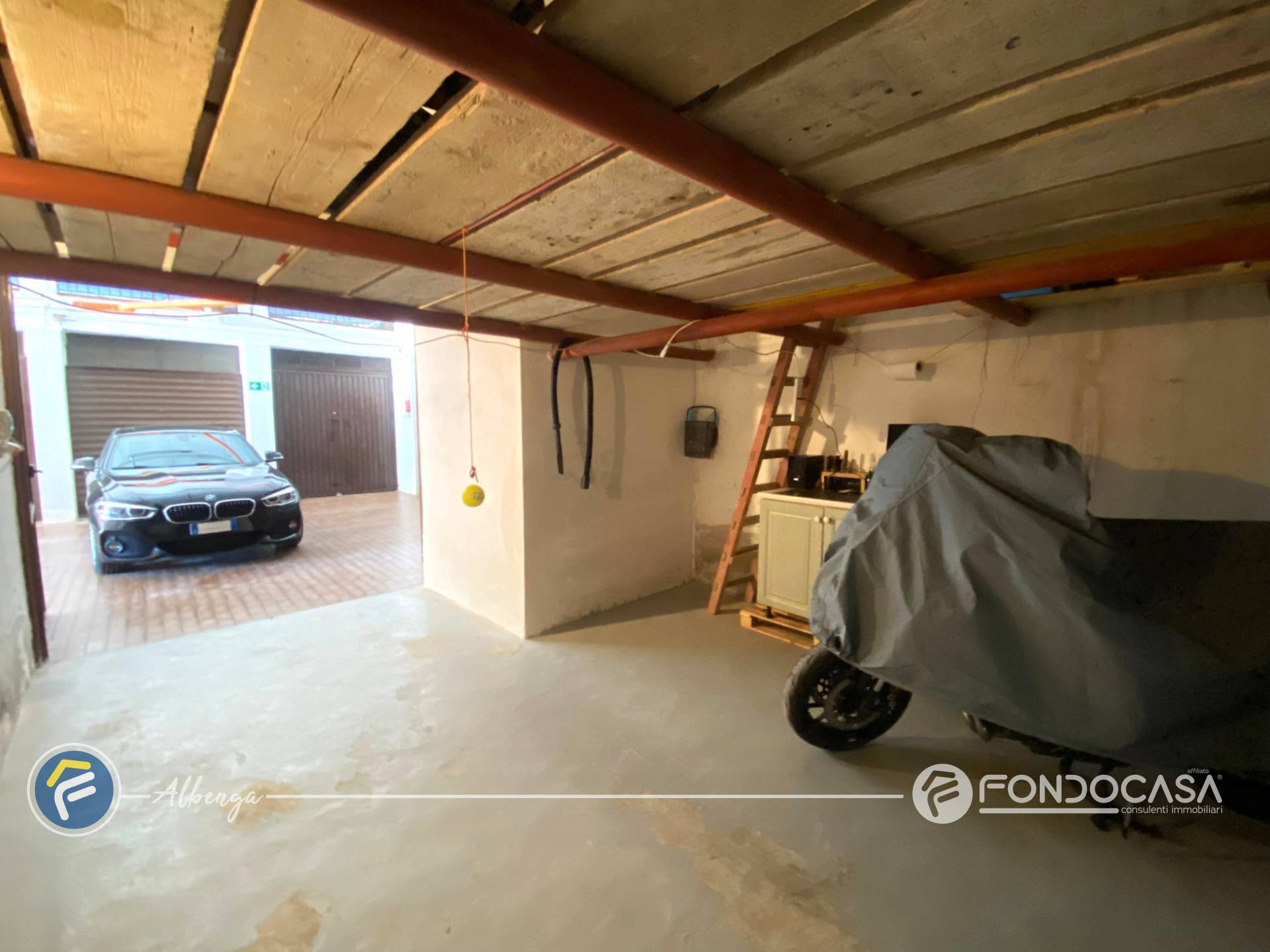 Box o garage in vendita a Albenga