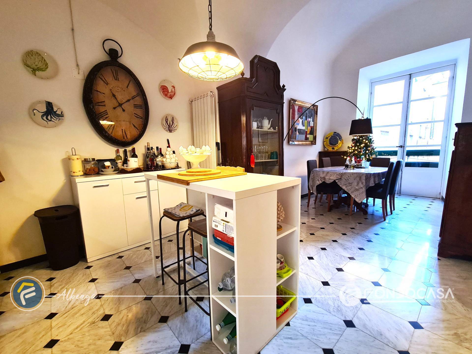 Abitazioni tipiche storiche in vendita a Albenga