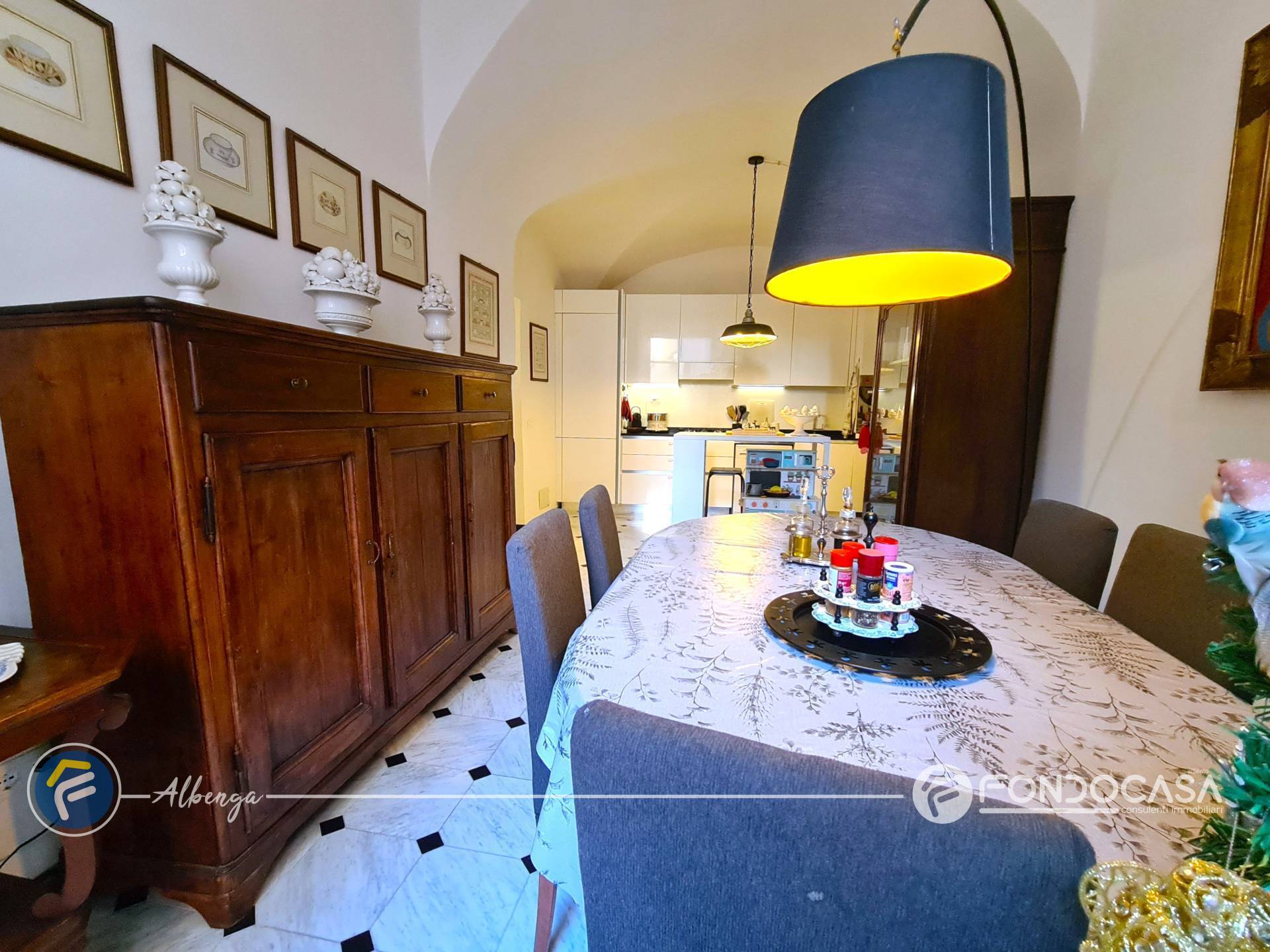 Abitazioni tipiche storiche in vendita a Albenga