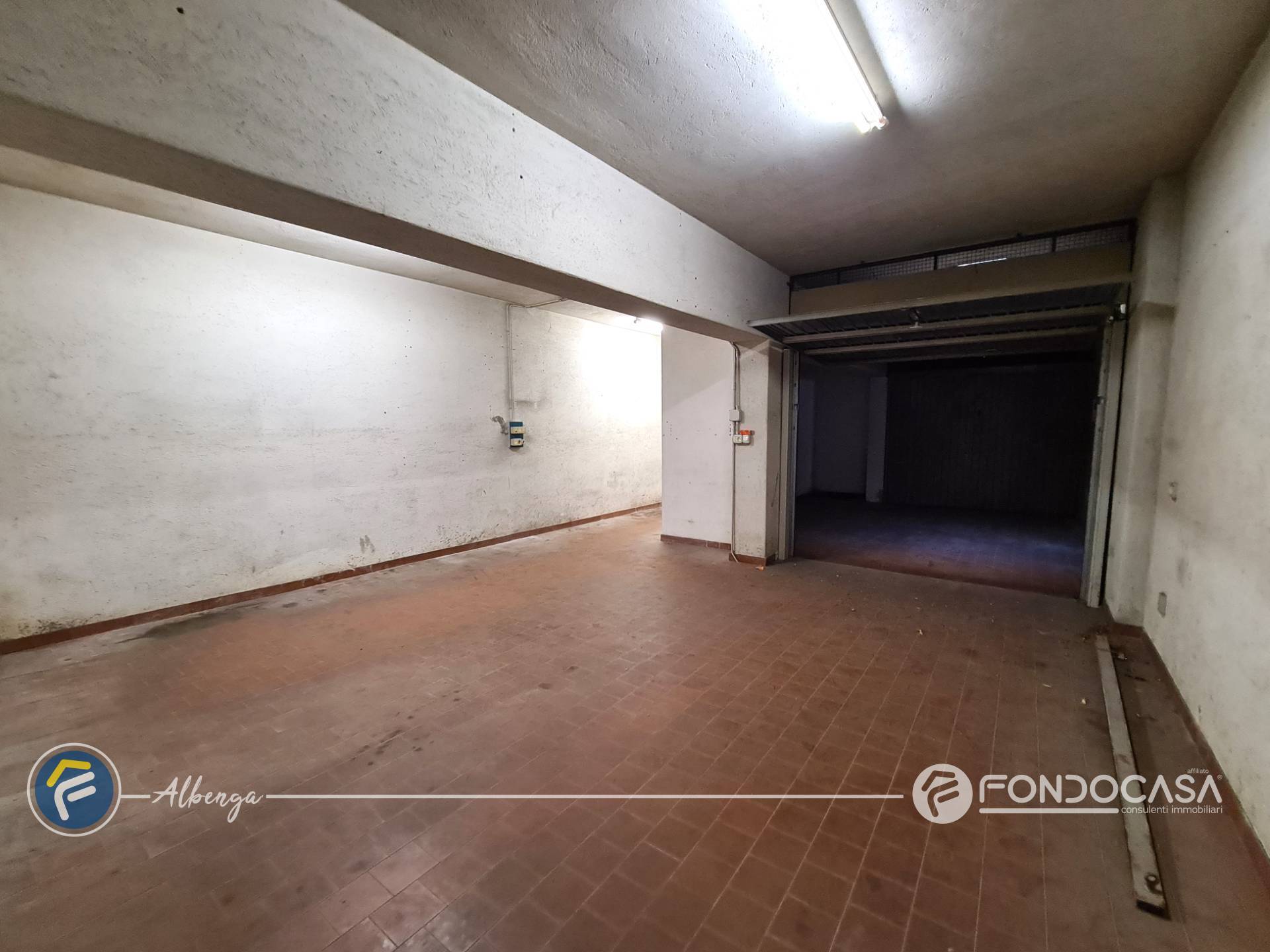 Box o garage in vendita a Albenga