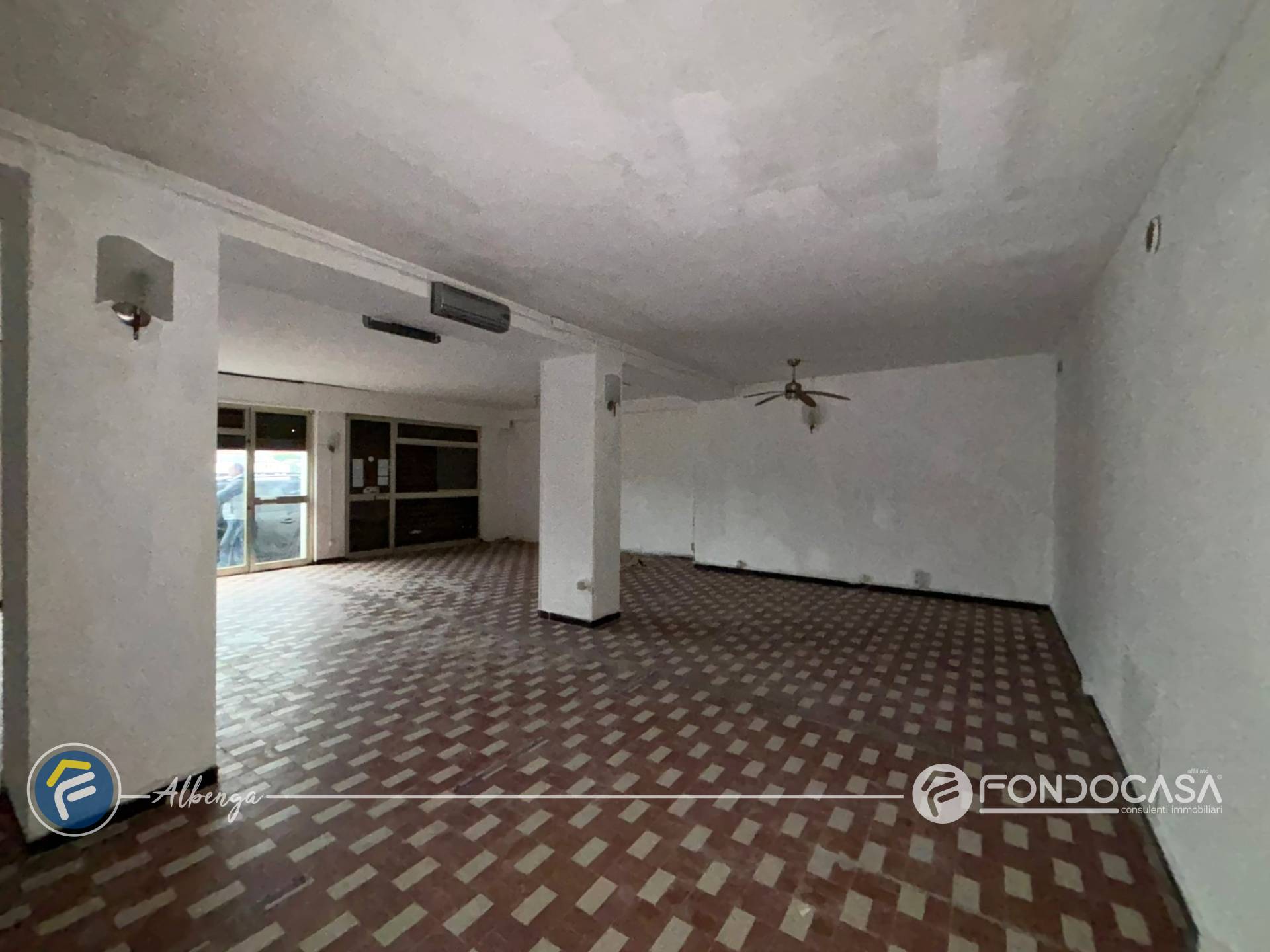 Magazzino in vendita a Albenga
