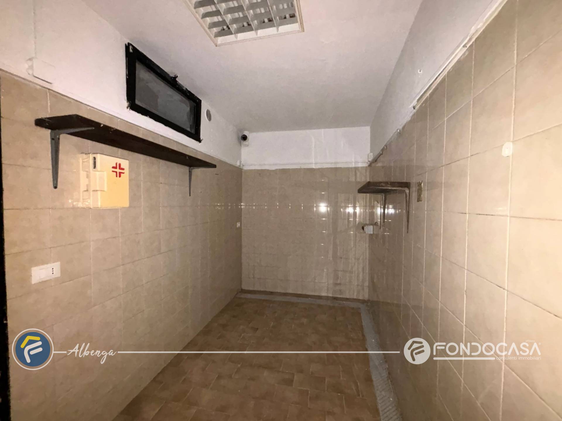 Magazzino in vendita a Albenga