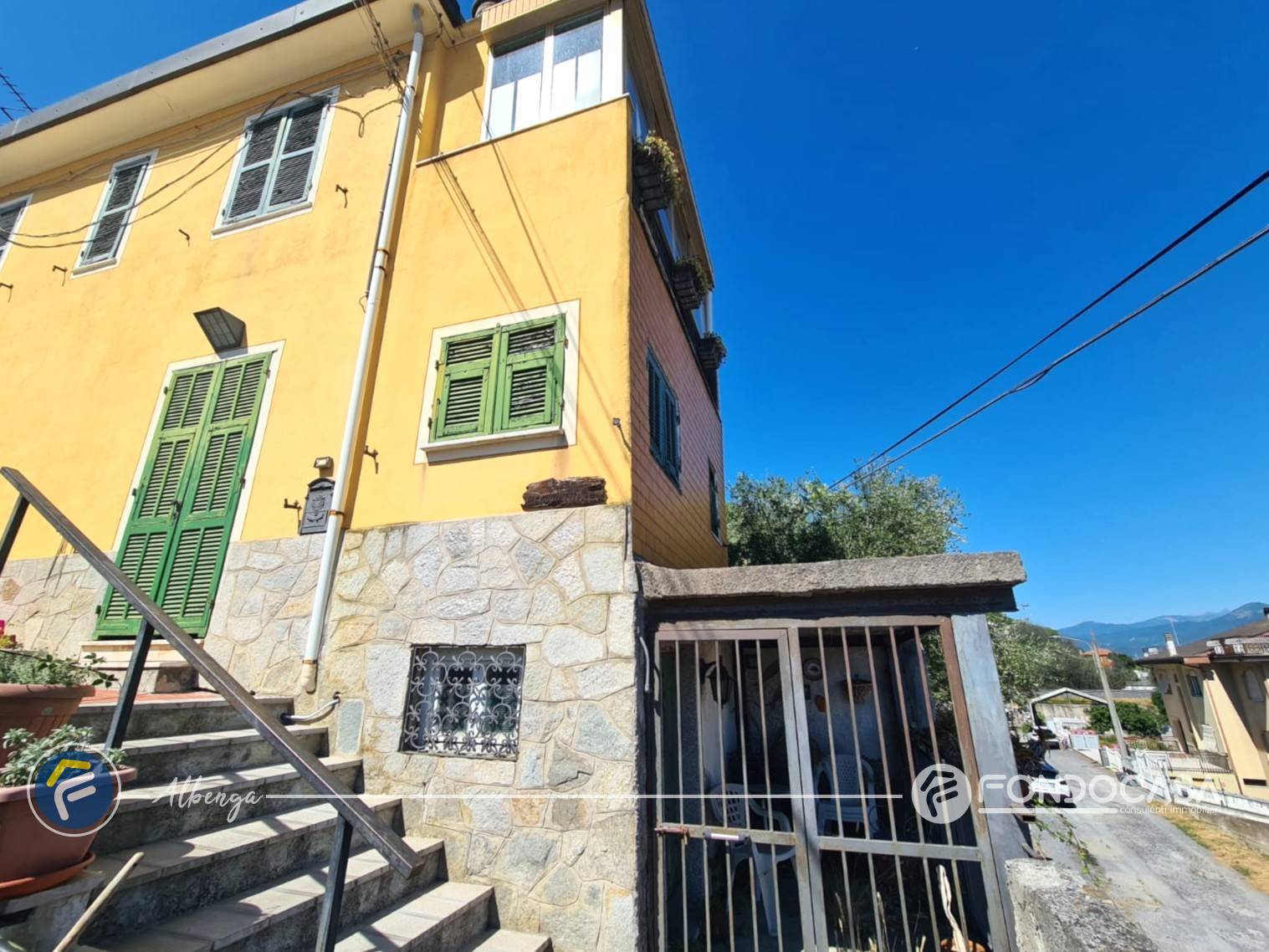 Casa semindipendente in vendita a Albenga