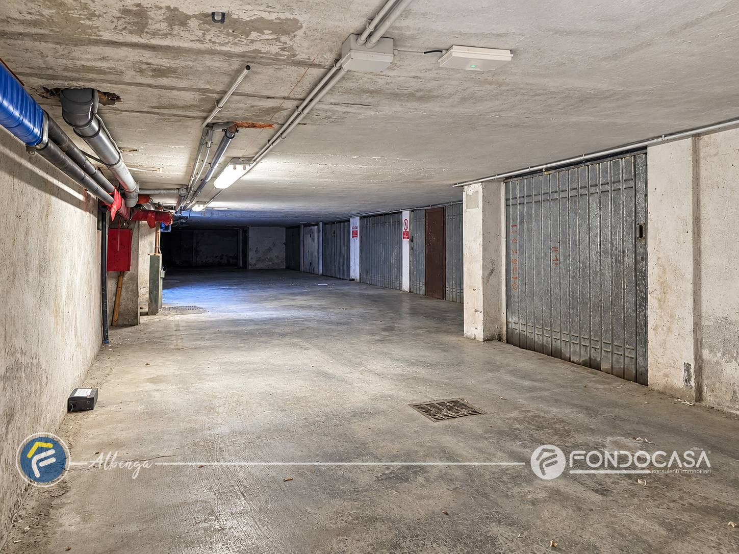 Box o garage in vendita a Albenga
