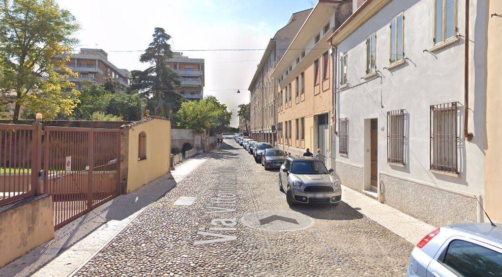 Box o garage in vendita a Mantova