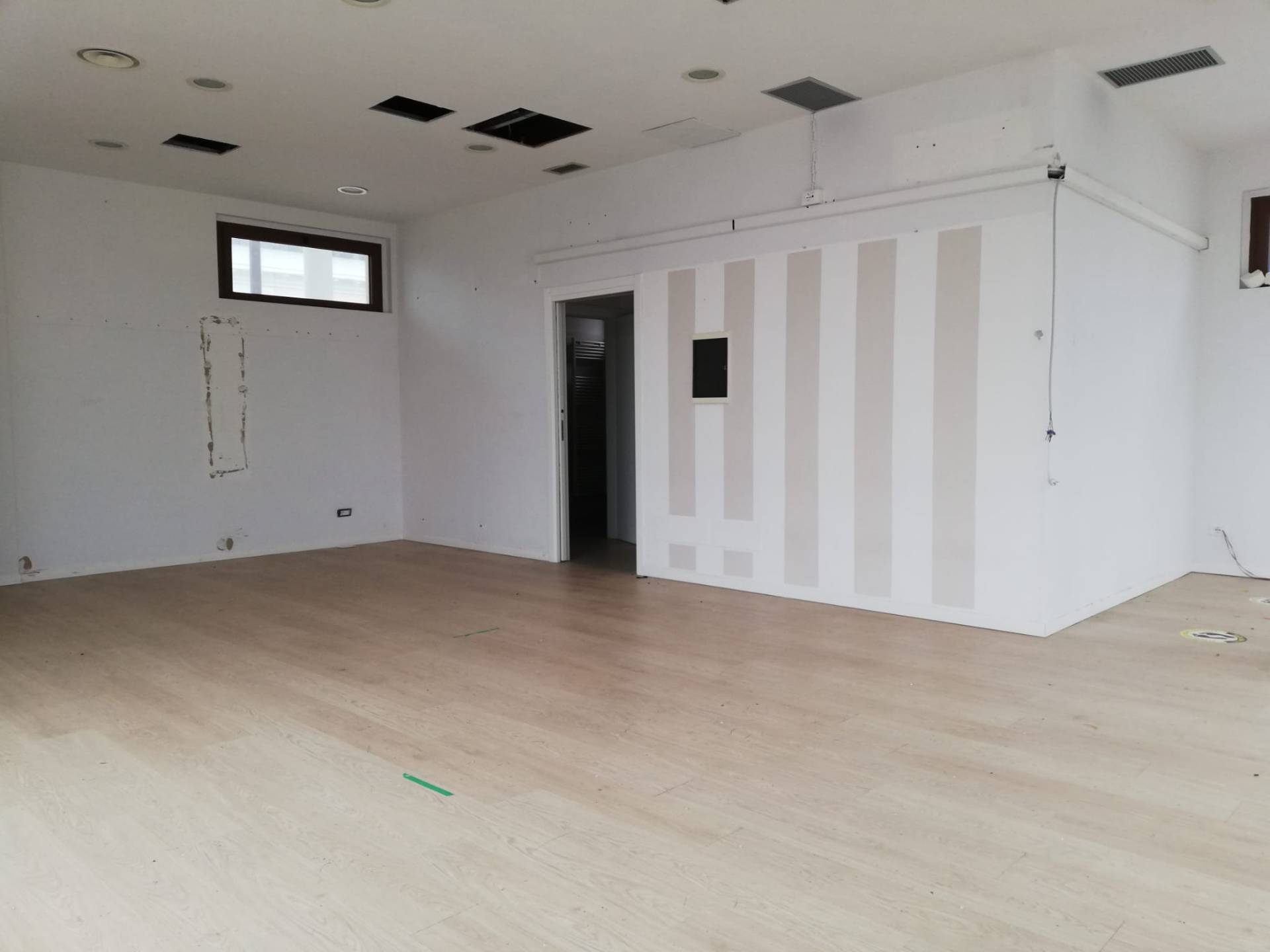 Locale commerciale in affitto a Mantova, Castelnuovo Angeli