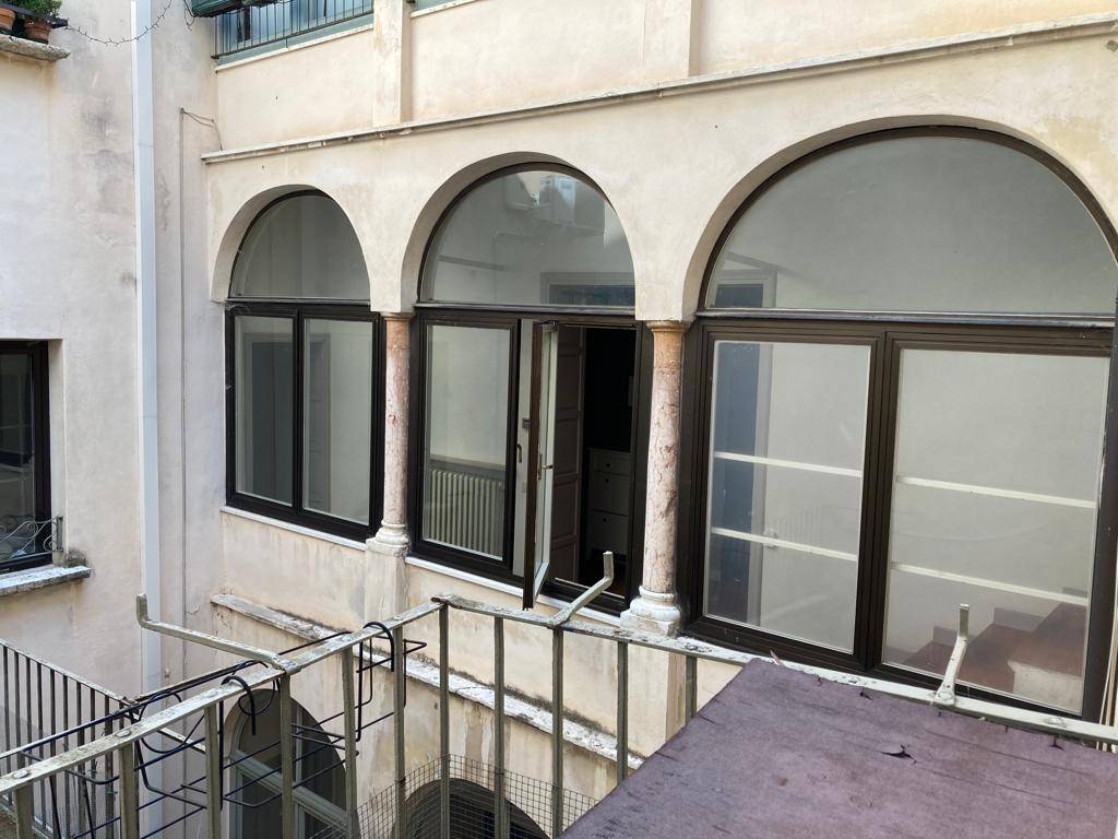 Appartamento in vendita a Mantova, Centro storico