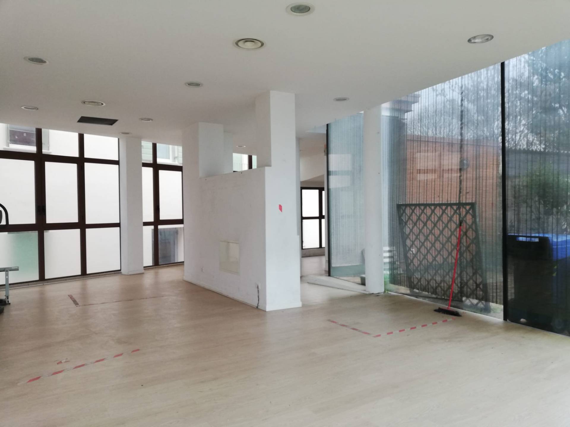 Locale commerciale in affitto a Mantova, Castelnuovo Angeli