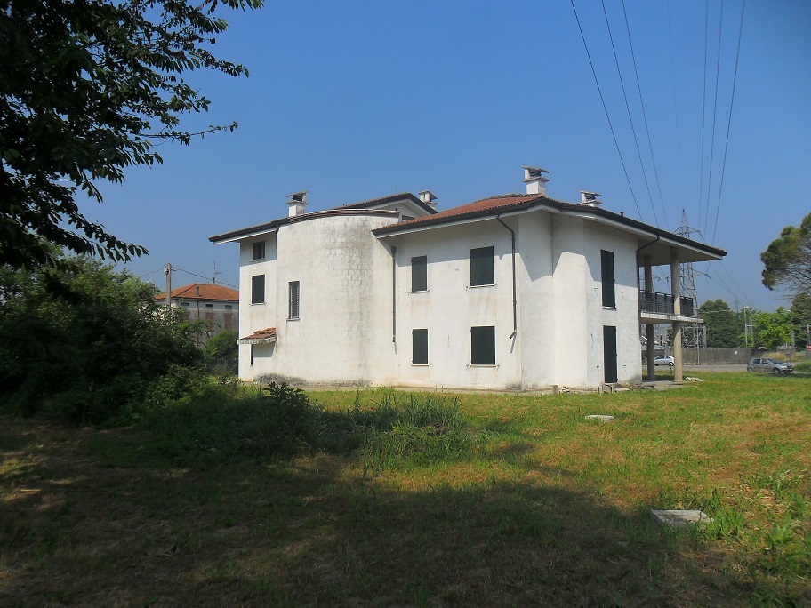 Villa in vendita a Mantova
