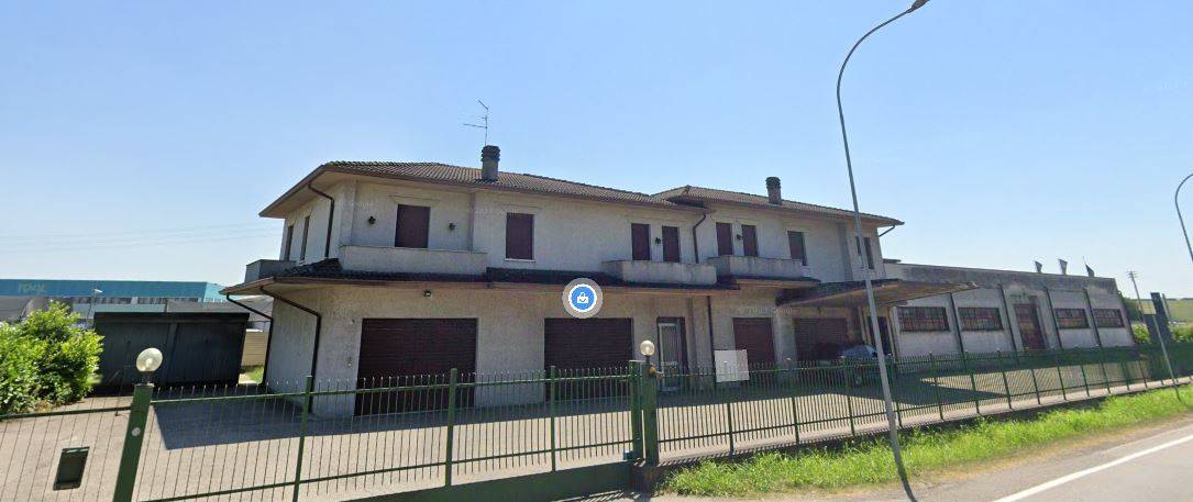 Locale commerciale in vendita a Curtatone