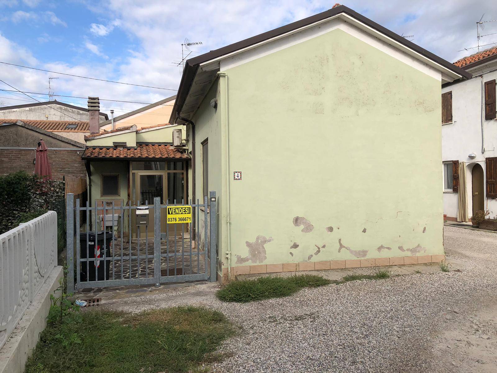 PORZIONE DI CASA in vendita a Mantova, Castelnuovo Angeli