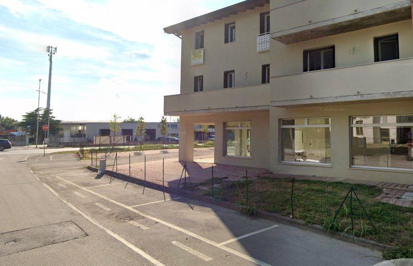 Locale commerciale in vendita a Goito, Marsiletti