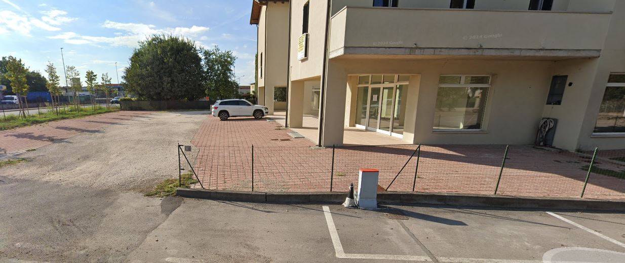 Locale commerciale in vendita a Goito, Marsiletti