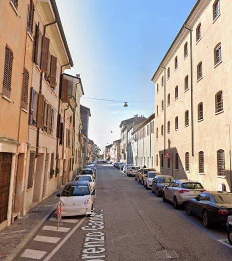 Locale commerciale in vendita a Mantova, Centro storico