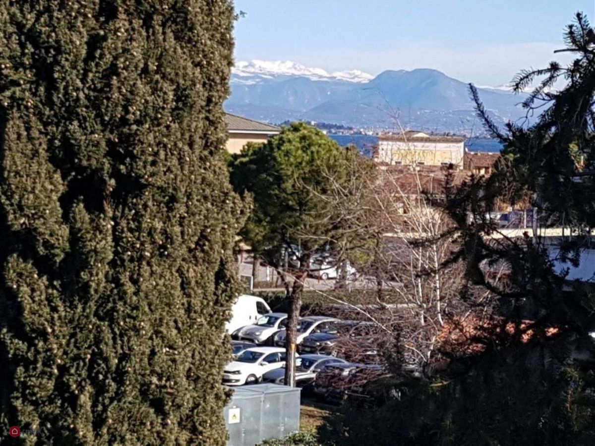 Villa con giardino a Desenzano del Garda