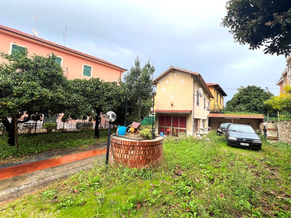 Casa indipendente da ristrutturare in via indiani 19, Diano Marina