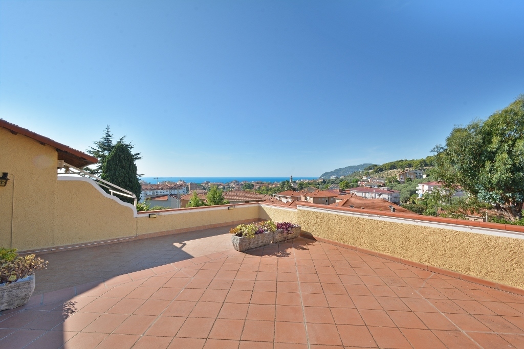 Appartamento vista mare in piazza sant'anna 1, San Bartolomeo al Mare
