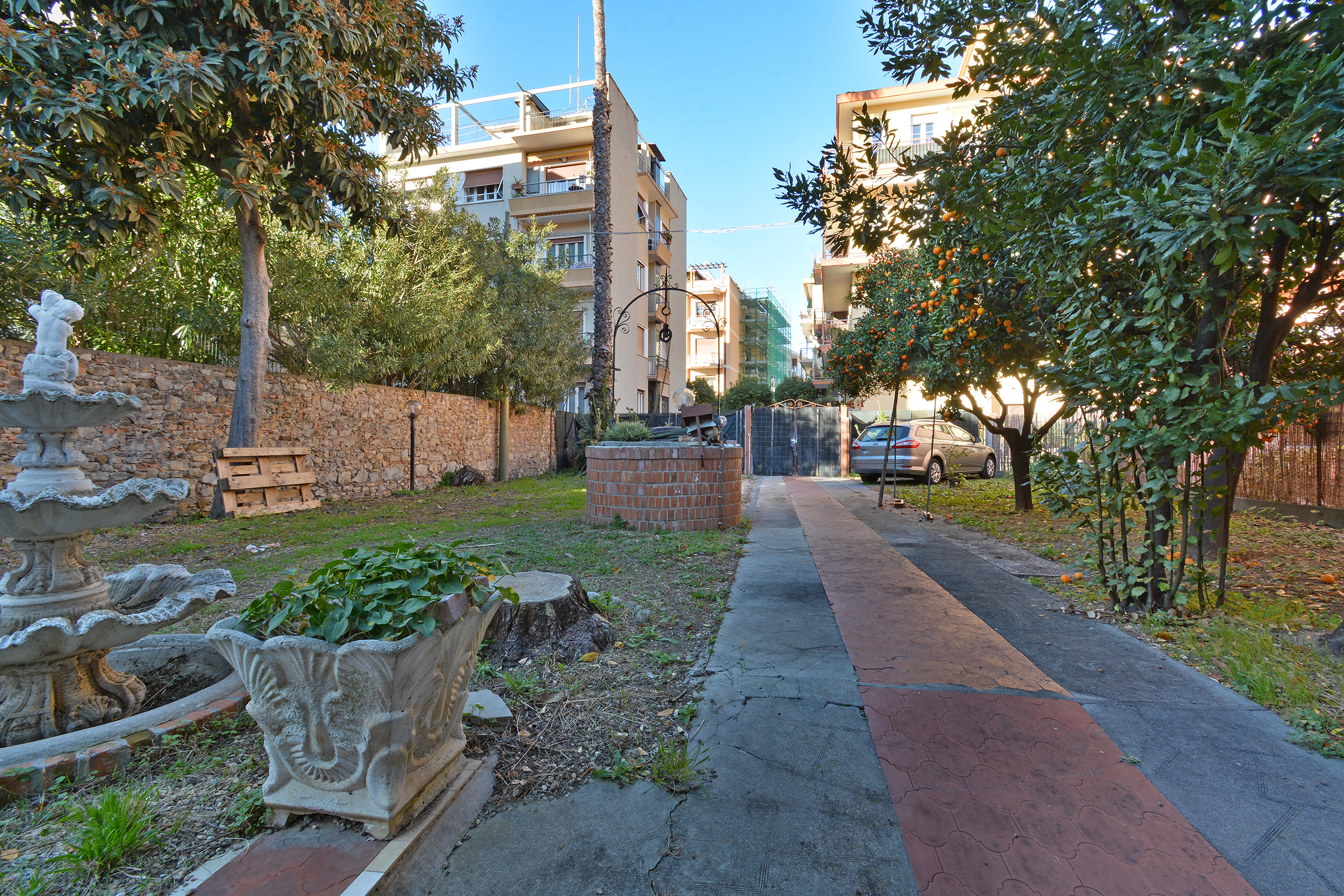 Casa indipendente con giardino in via indiani 19, Diano Marina