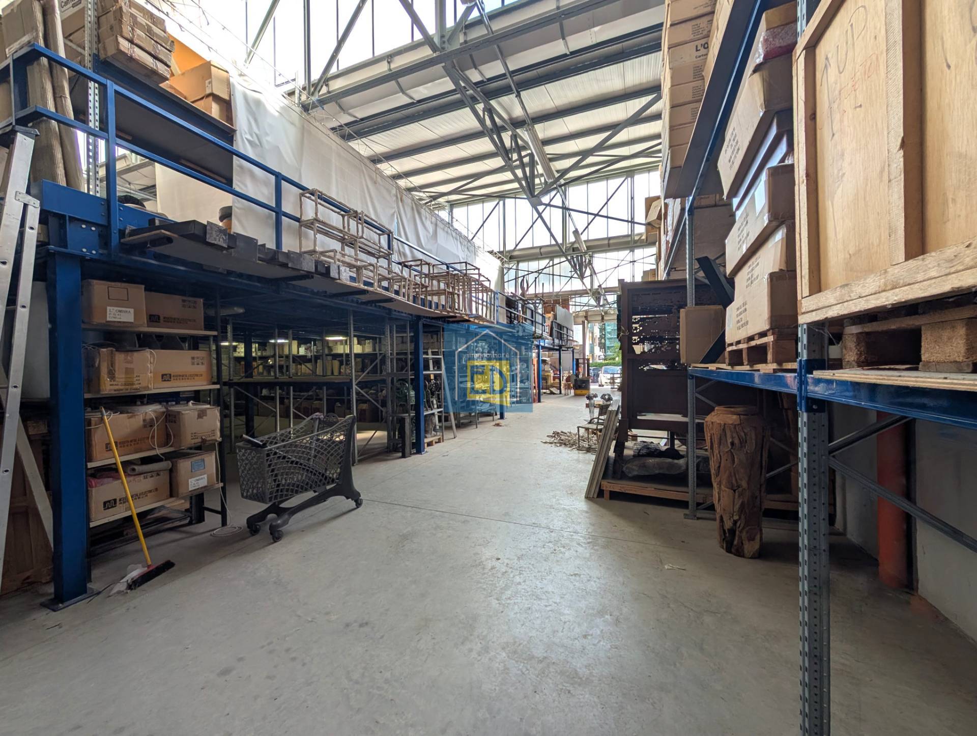 Capannone in vendita a Albissola Marina