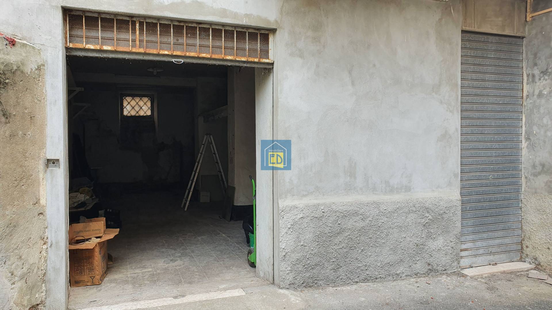 Magazzino in vendita a Savona, Villapiana