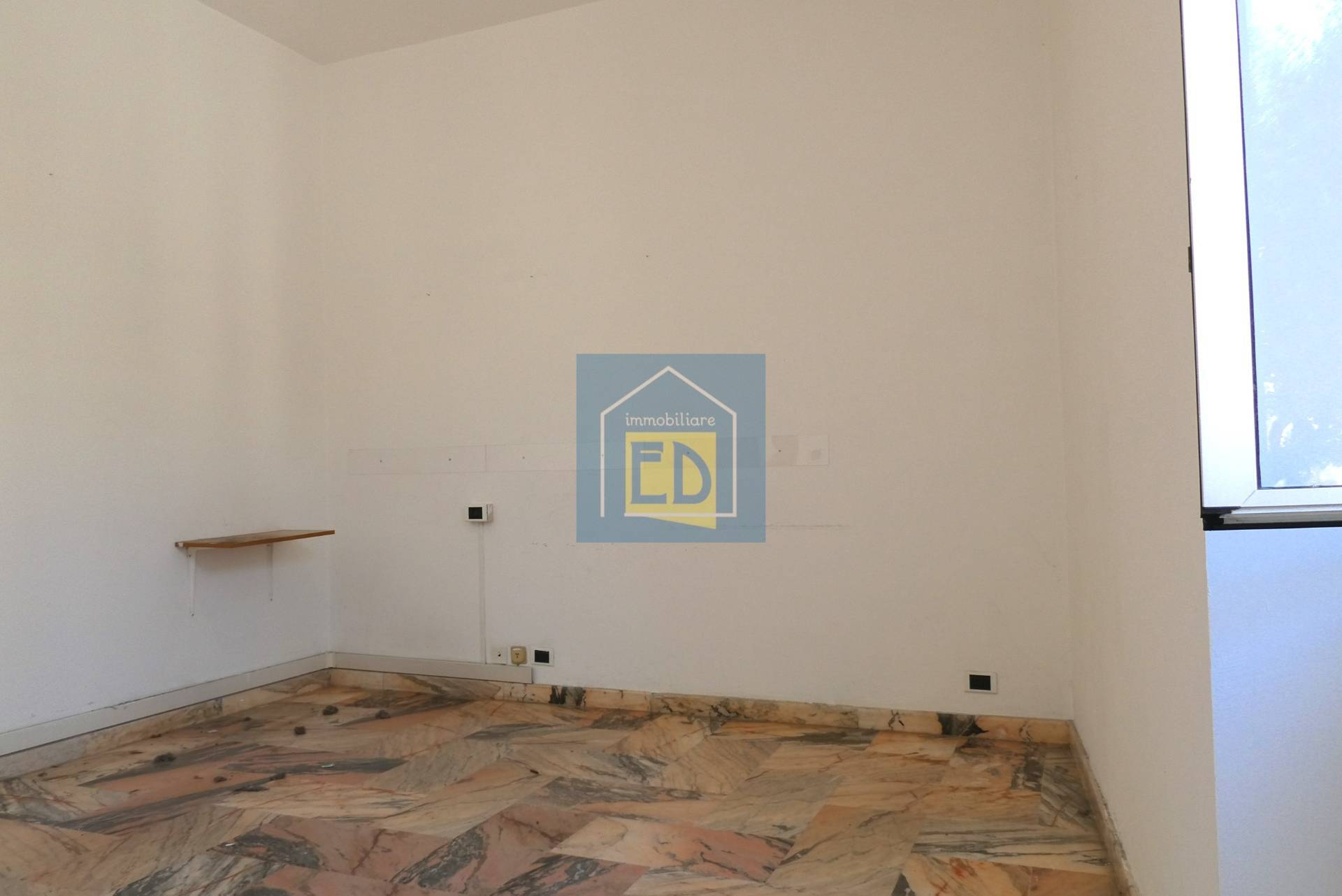 Studio/Ufficio in affitto a Savona, Centro