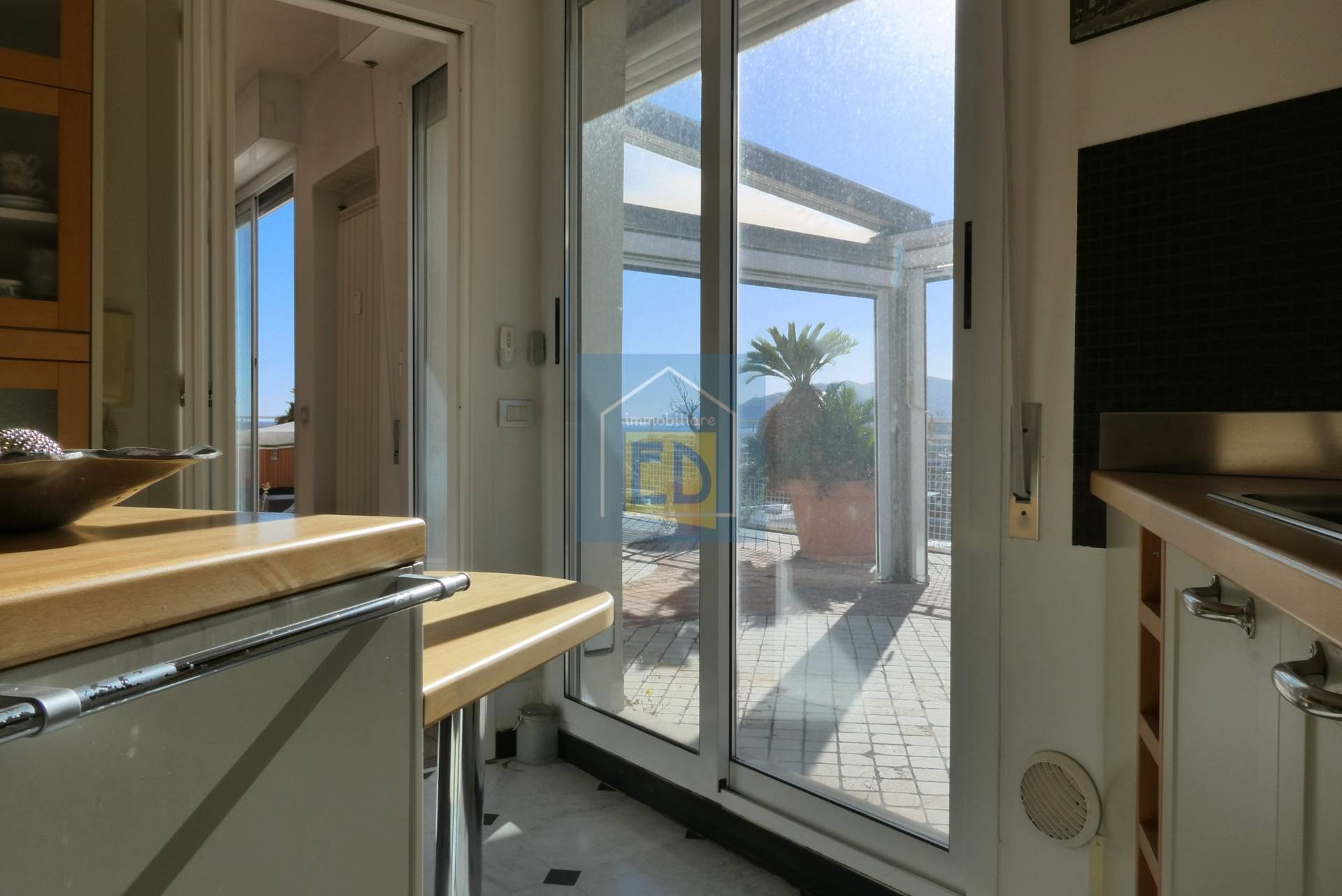 Appartamento in vendita a Savona, Centro