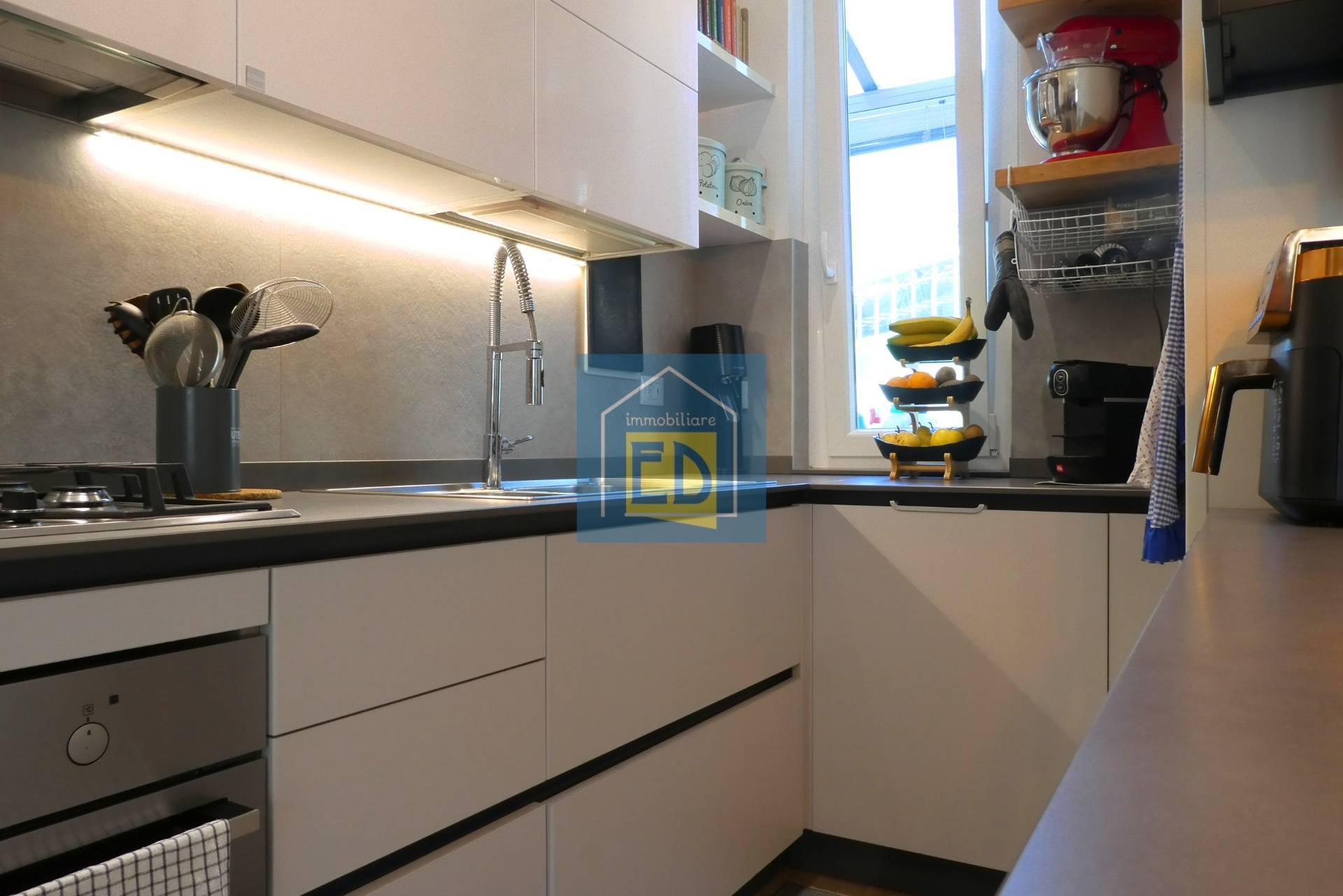 Appartamento in vendita a Savona, Via Mignone