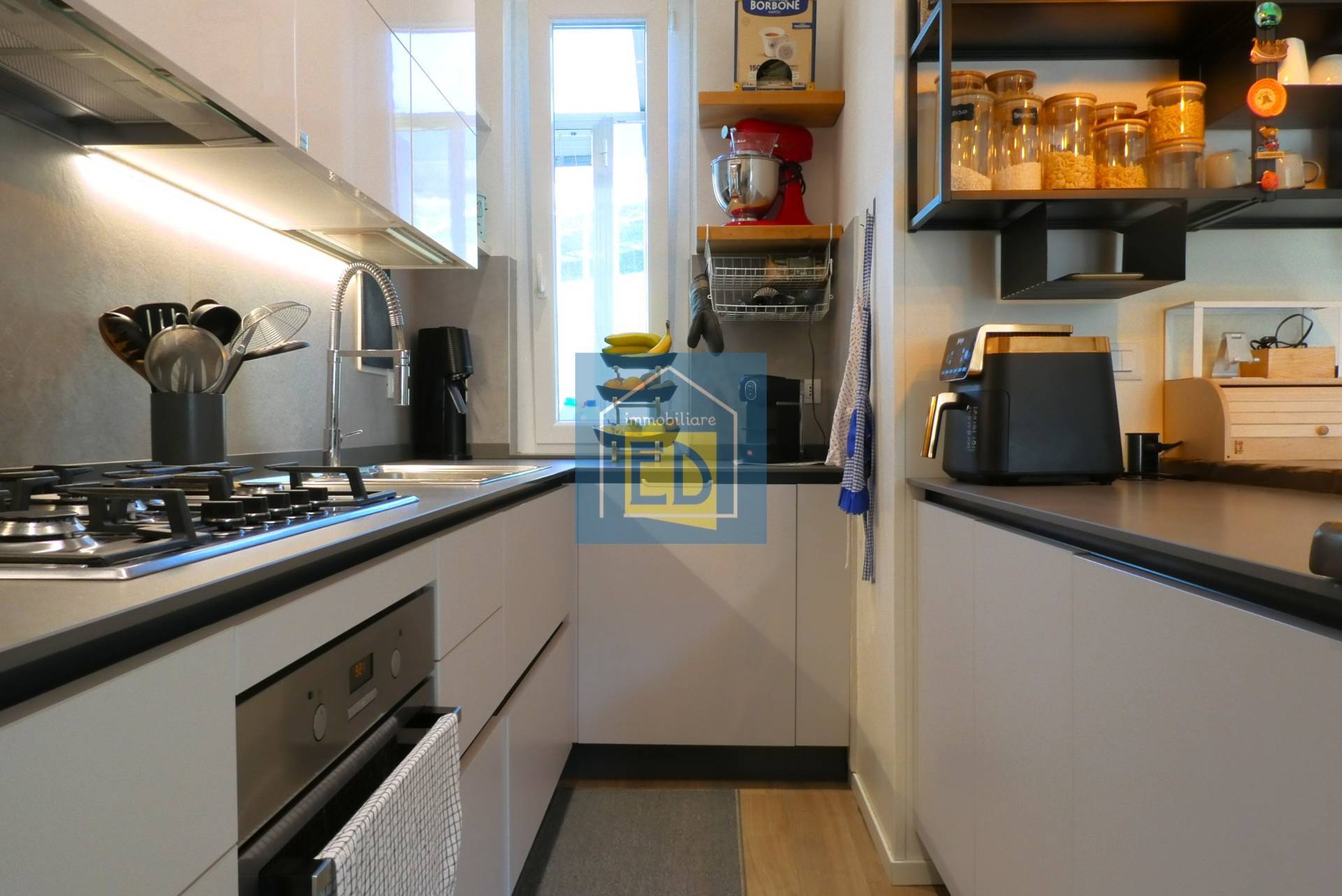 Appartamento in vendita a Savona, Via Mignone