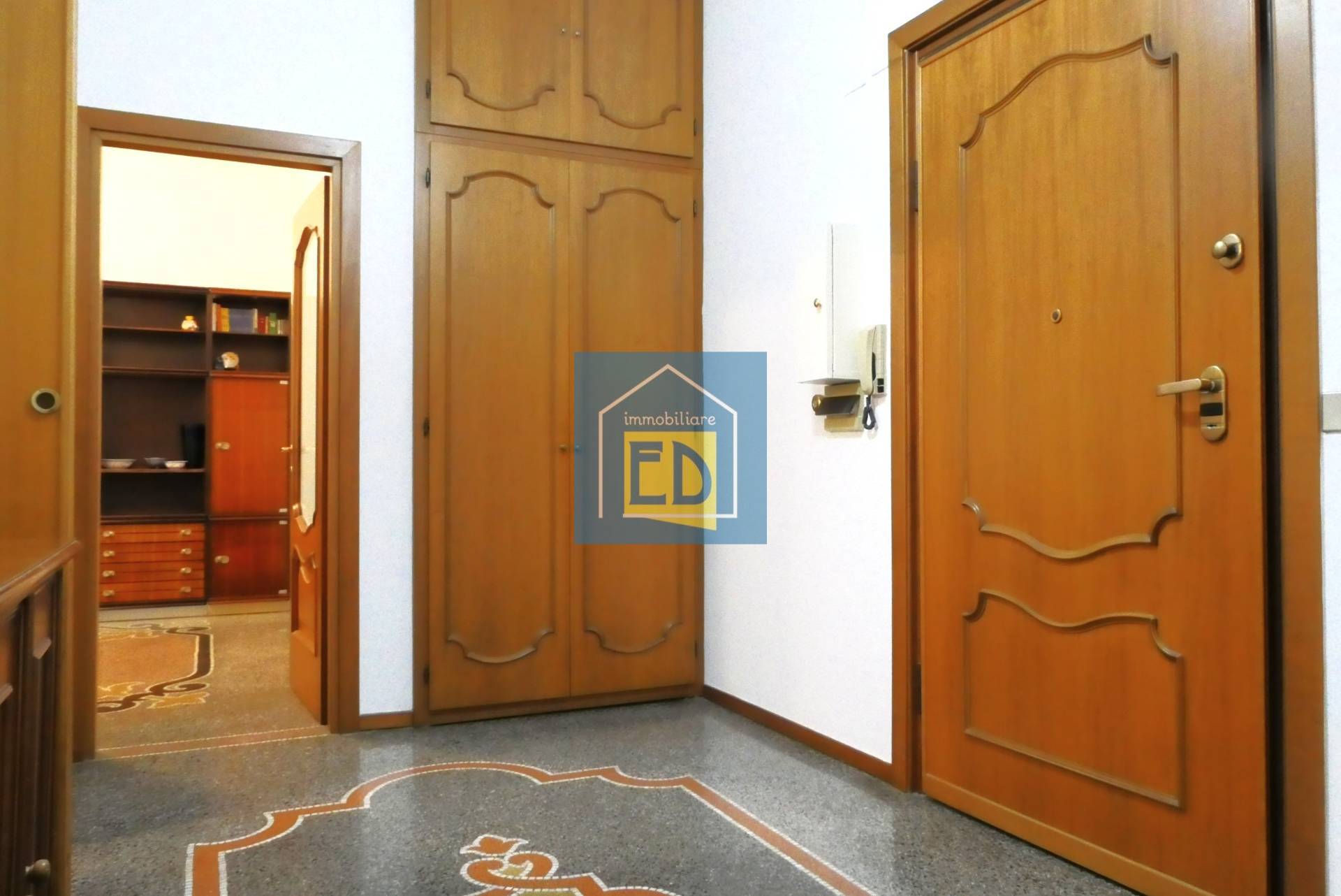 Appartamento in vendita a Savona, Centro