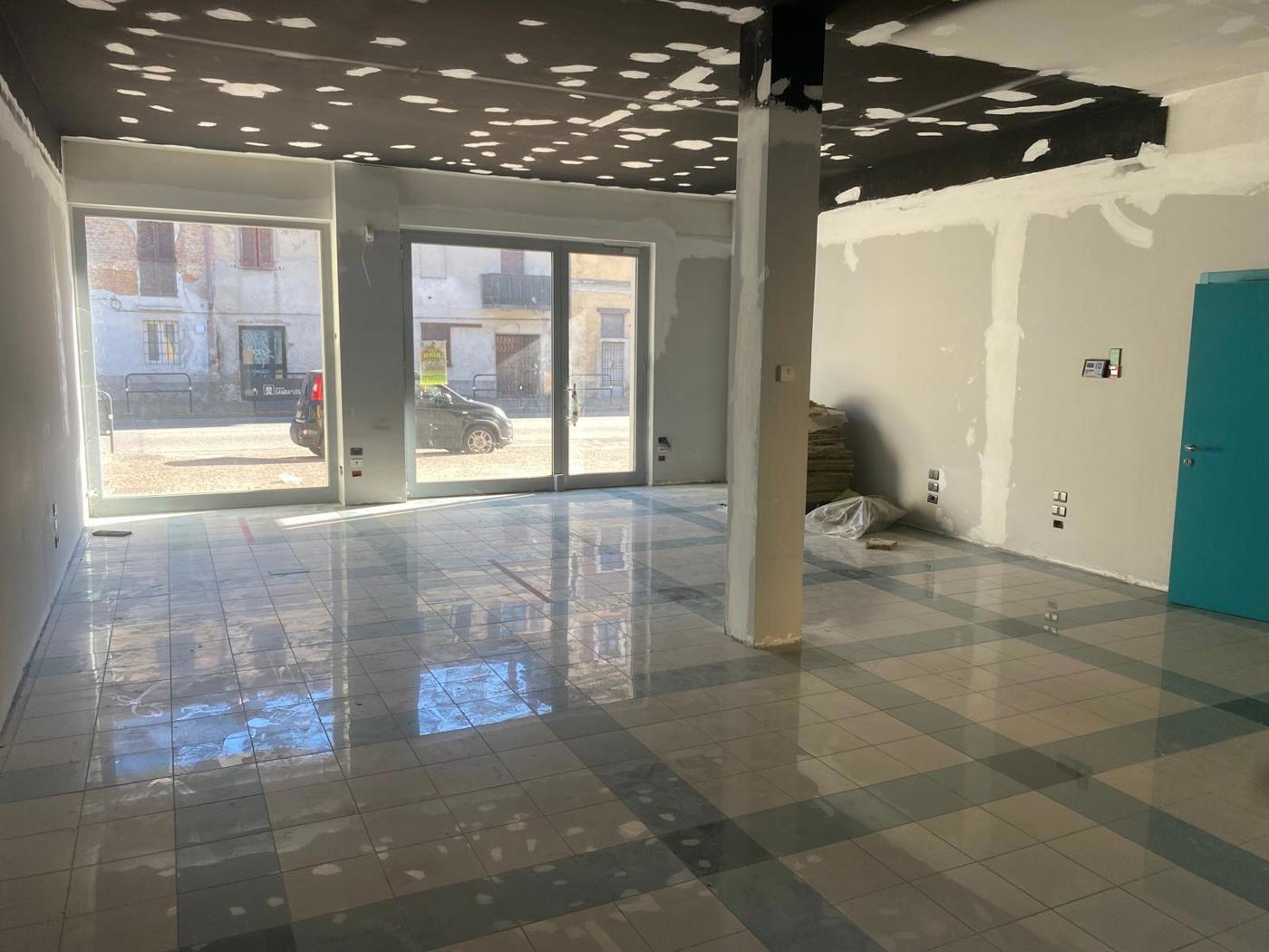 Negozio in affitto a Cornaredo