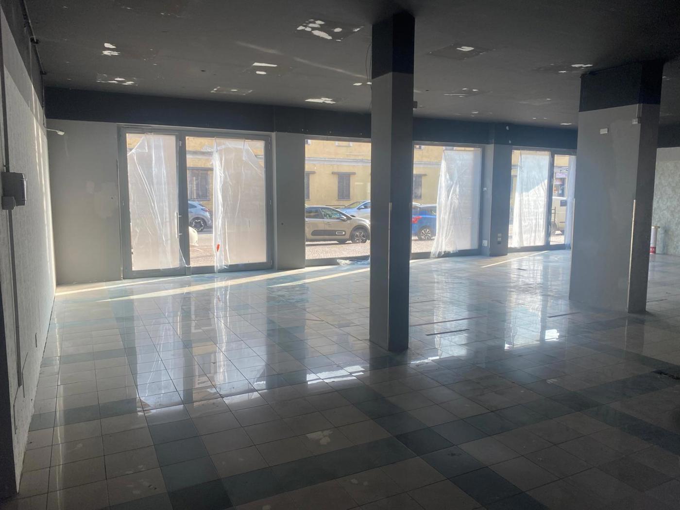 Negozio in affitto a Cornaredo