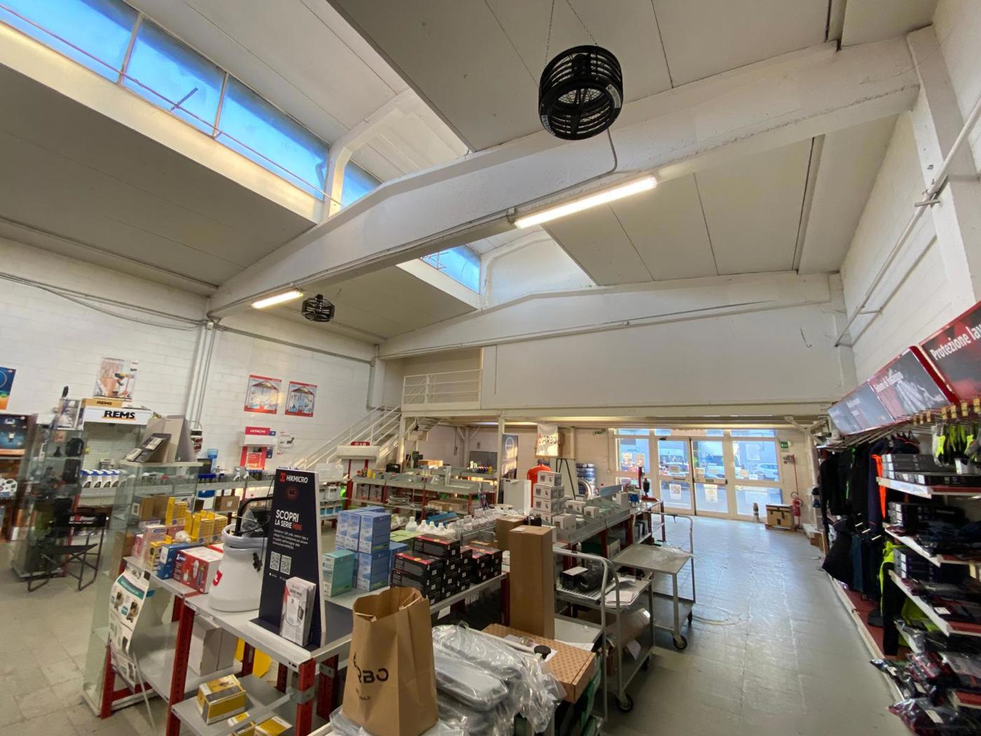 Capannone in affitto a Settimo Milanese