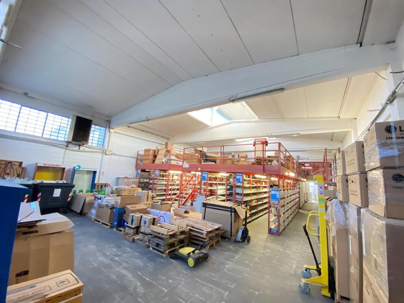 Capannone in affitto a Settimo Milanese