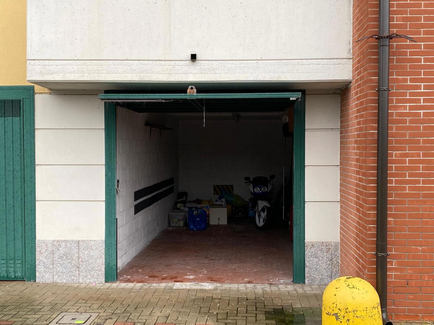 Box/Garage 21mq in vendita a Buccinasco