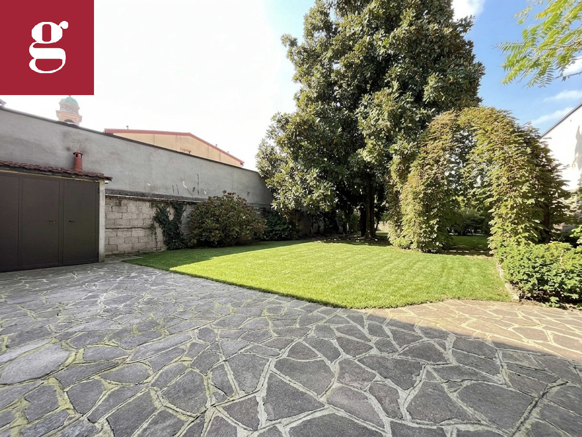 Villa Bifamiliare con giardino a Pogliano Milanese