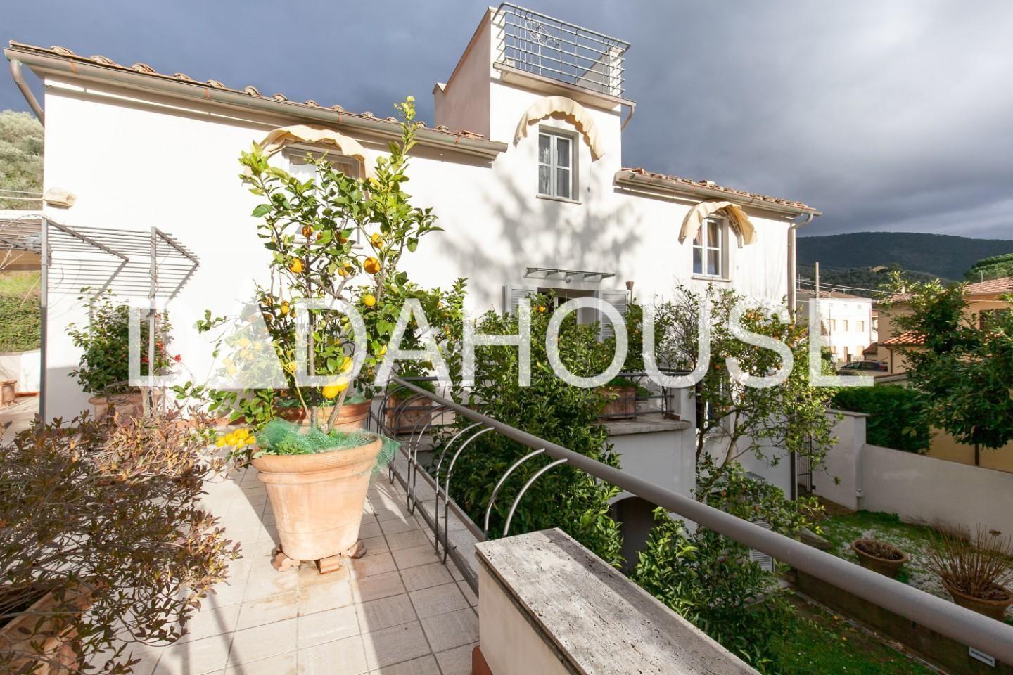 Villa con giardino, San Giuliano Terme asciano