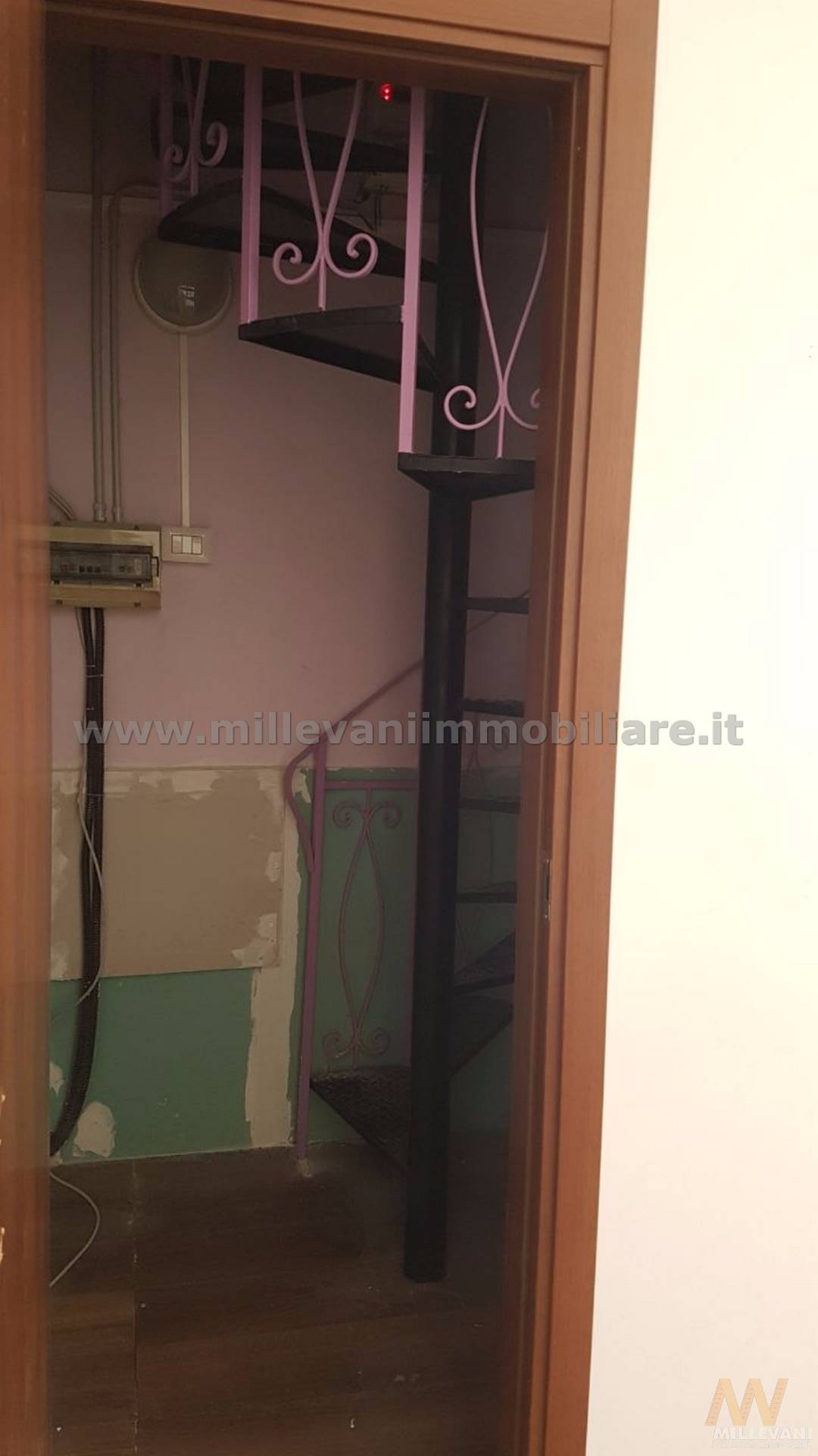 Locale commerciale in affitto a Scicli, Scicli