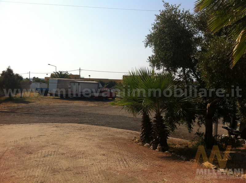 Locale commerciale in affitto a Modica, Maganuco