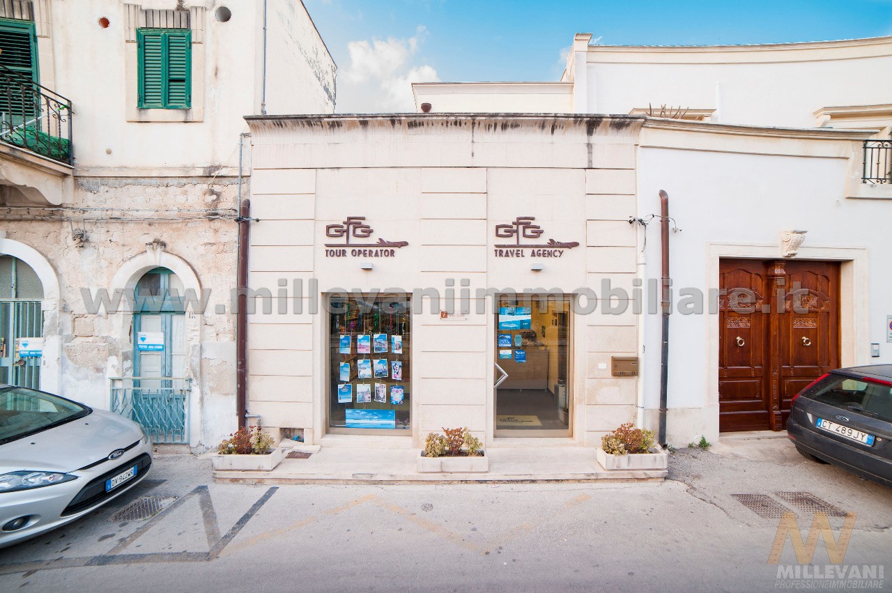 Locale commerciale in vendita a Scicli, Scicli