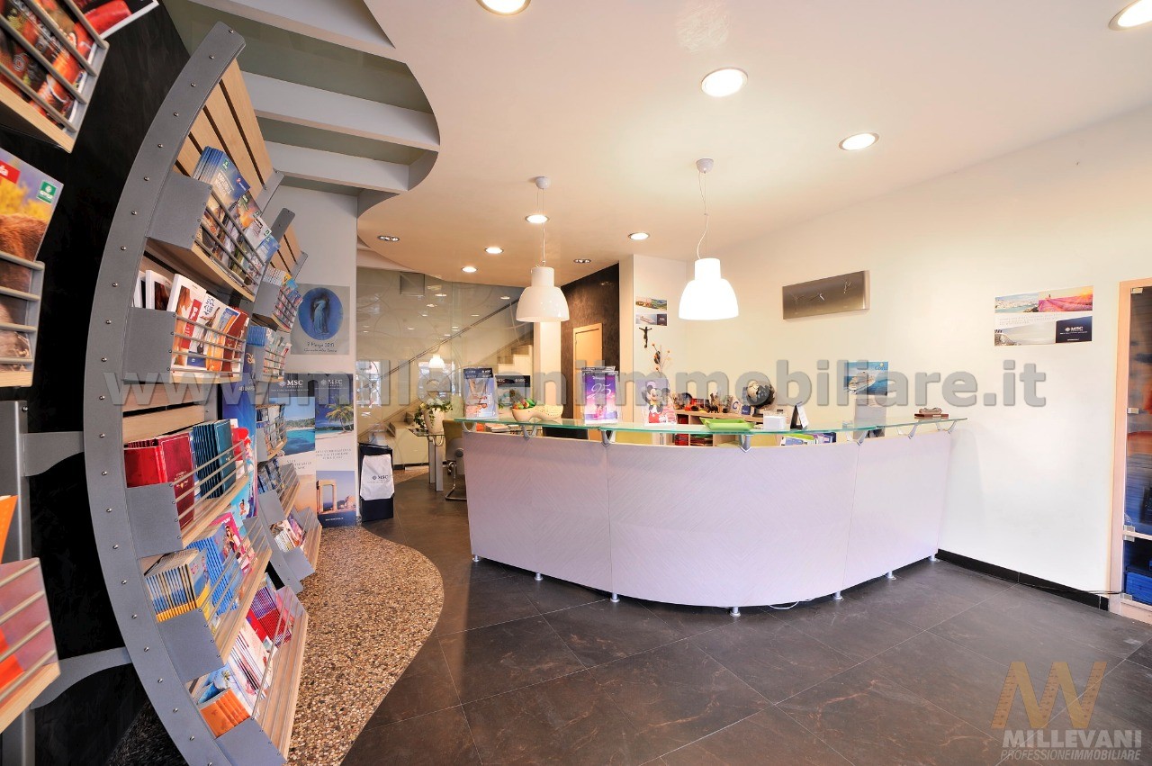 Locale commerciale in vendita a Scicli, Scicli