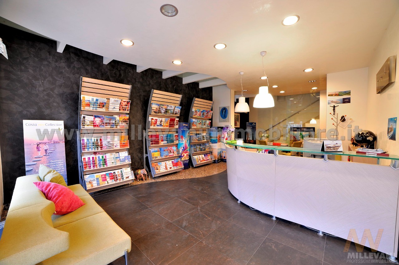 Locale commerciale in vendita a Scicli, Scicli